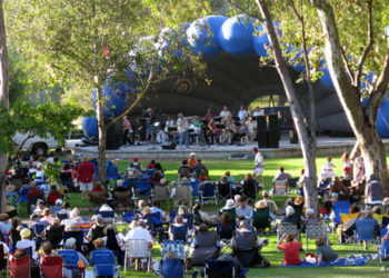 주말에 멍하니? 일단 나가고 보자.