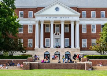 “온라인 수업만 유학생, 미국 체류 불허”    코로나에 교실수업 없는데 어쩌나