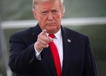 트럼프, “이민자 연방정부 취업제한” 행정명령 발동