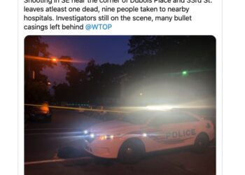 정신 나간 미국..이 와중에 수백명 거리파티에 총기난사까지