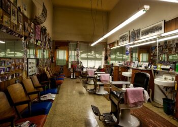 미용실 실내영업, LA “아직은 아니야”