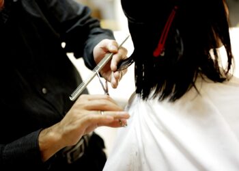 미용실 못가는 LA, 장발 패션이 새 트렌드