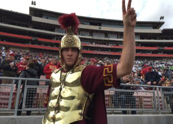 USC 비상, 코로나19 확진학생 100명 넘어