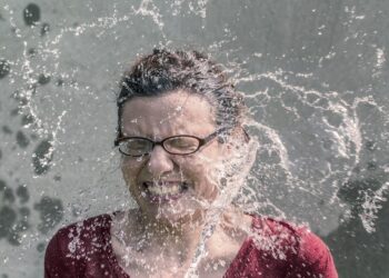 트럼프가 쥐고 있는 ‘옥토버 서프라이즈’ 카드는?