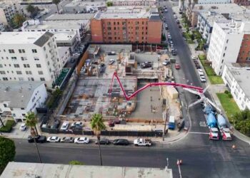 가주마켓 건너편 신축콘도, 누가 짓나?..