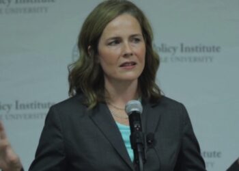 트럼프, 에이미 배럿 지명 강행..민주 “미국인 십자가에 못 박아”반발