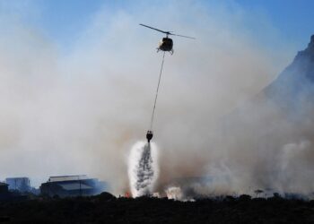 ‘밥캣 산불’, 윌슨천문대 500피트 코 앞…방송 및 전화 송신탑 위협