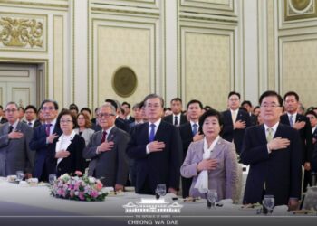 ‘야동’ 평통, 이번엔 성희롱 “화장 한 번 벗겨보고 싶다”