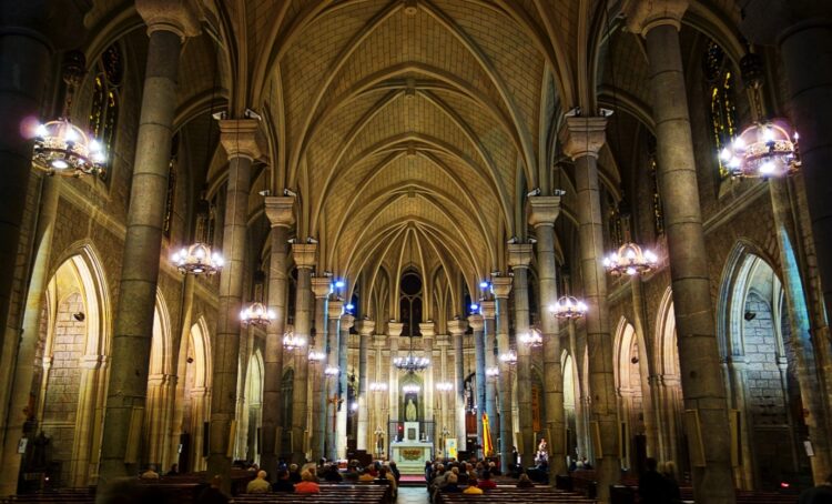 프랑스서 또 끔찍한 테러…니스 성당서 신도 참수살해