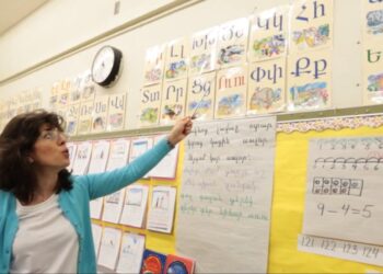 학교 문 내년 1월까지 못열어