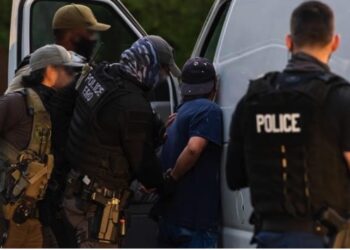 LA ∙ 뉴욕서 경찰 행세하며 이민 단속 벌여 … “ICE가 경찰인가?”