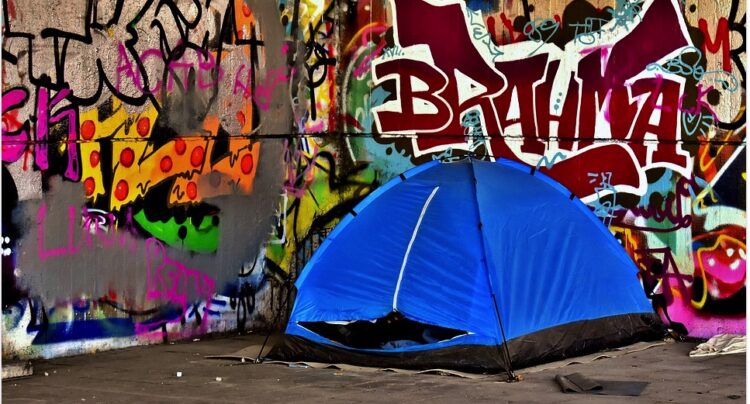 홈리스 거리 텐트, 강제 철거한다..LA시의회, 조례 제정 추진