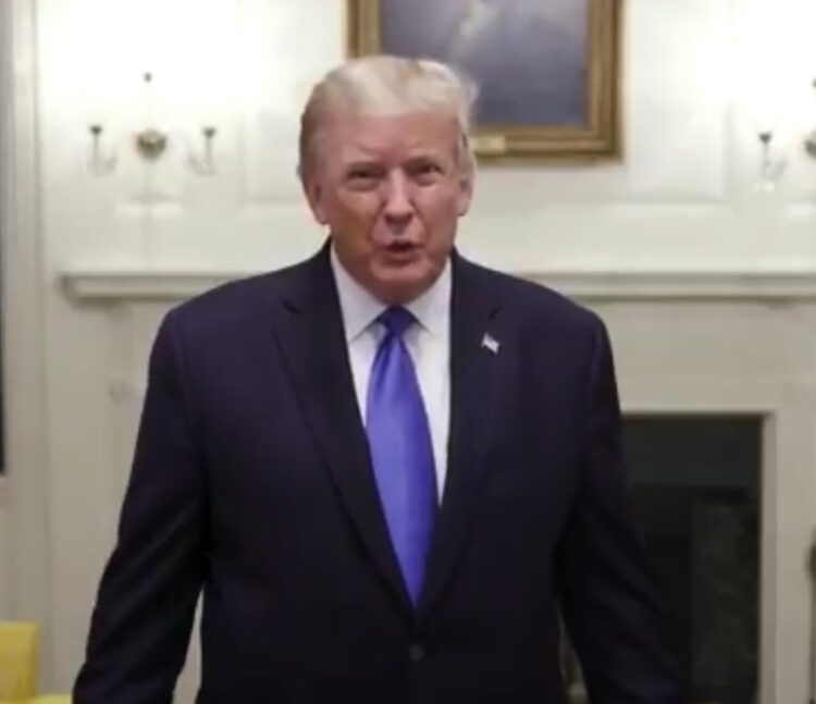 트럼프, 중증 치료효과 렘데시비르 투약..상태 미공개 