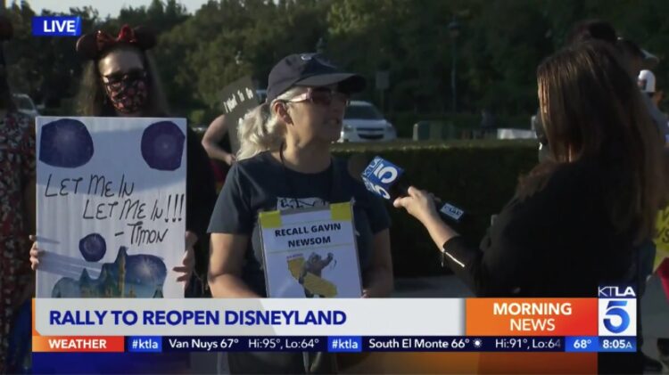 🔺기자수첩🔺인터뷰 마이크 돌리는 기자들..무뎌진 코로나 긴장