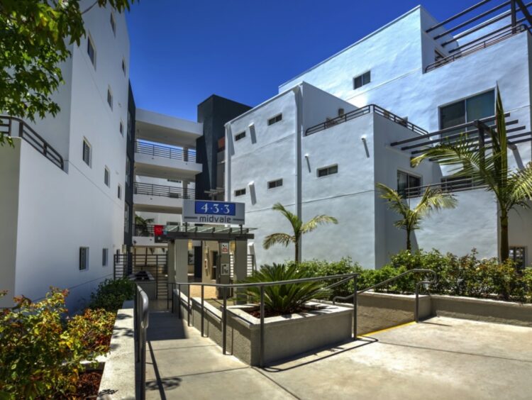 UCLA 학생, 웨스트우드서  추락사 