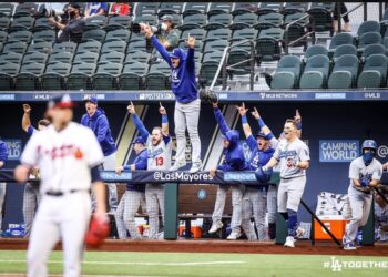 올가을.. 또 커쇼에게 달렸다.