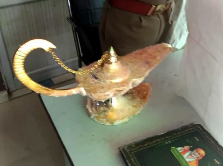 “알라딘 요술램프 맞아요” 9만 3,000달러 사기당한 의사