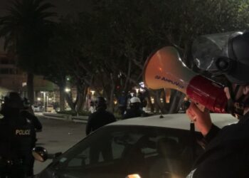 소요사태 우려 속 다운타운서  수백여명 거리 점거..경찰, 즉시 해산명령 