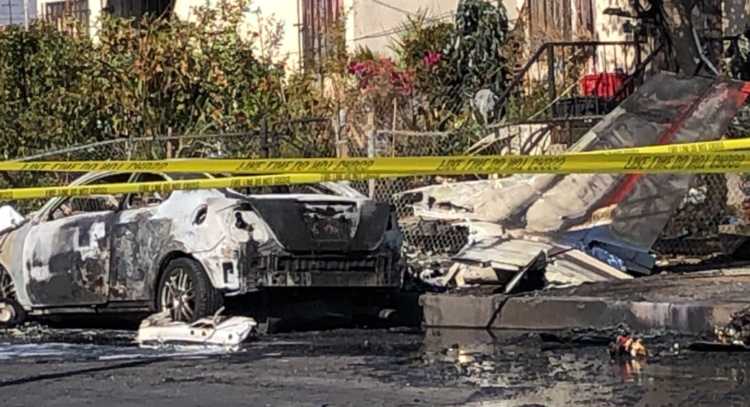 샌퍼난도밸리 주택가에 경비행기 추락 화재..1명 사망