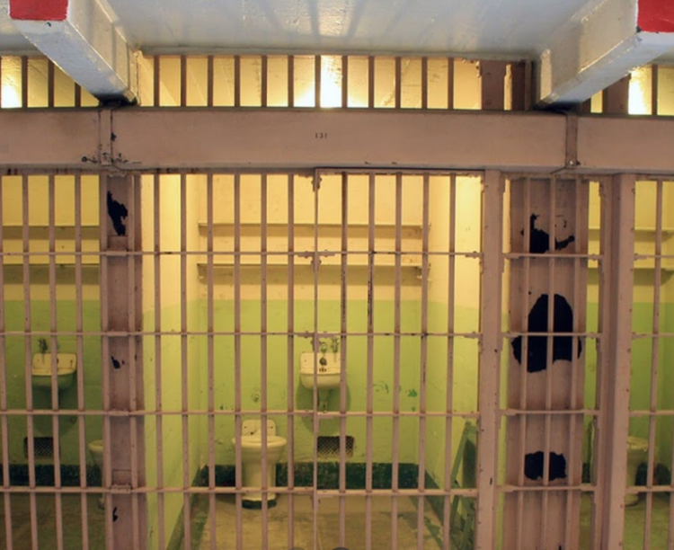 동성애인 구인광고 낸 77세 노인 살해범, 40년만에 석방