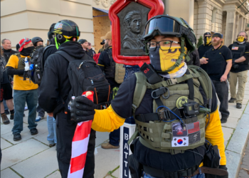 백인우월주의 ‘Proud Boys’ 시위에 등장한 태극기와 한인