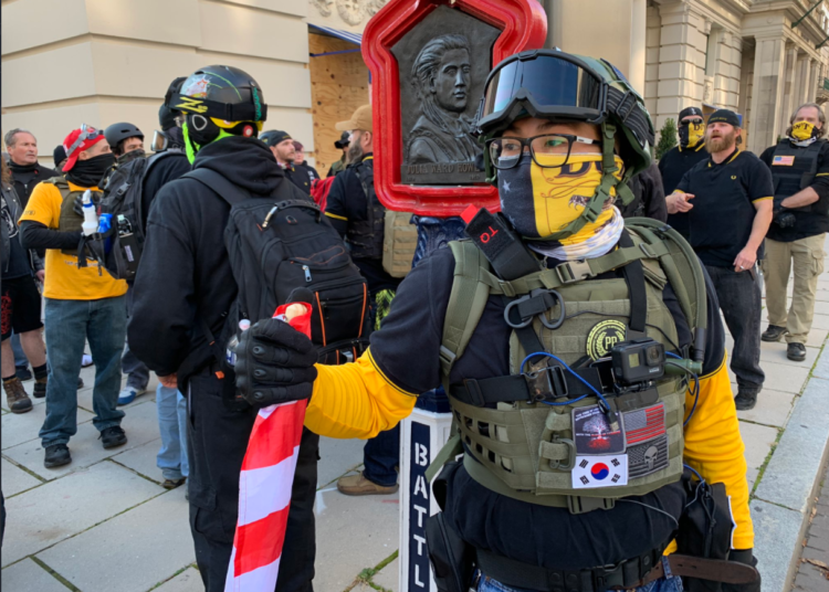 백인우월주의 ‘Proud Boys’ 시위에 등장한 태극기와 한인