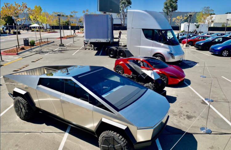 테슬라, 차배달 직원만 1,000명 채용..비용 아끼려 파트타임 only