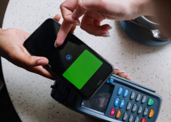 한인업소들, “스마트폰 결제가 더 좋아”..크레딧카드 수수료 부담