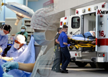 ‘코로나 사망 쓰나미’ 통곡의 미국