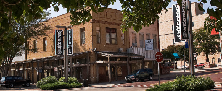 ‘마스크 의무화’했다 협박 시달린 시장, 결국 사임