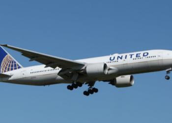 코로나 증상 LA행 승객, 기내서 사망..뉴올리언즈 긴급착륙