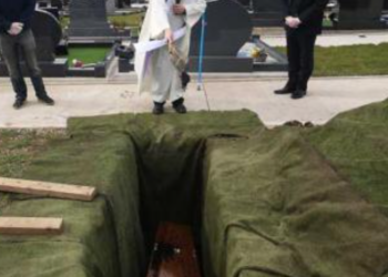 시신 돌려보내는 LA 장의사들, “안치할 곳이 없어요”