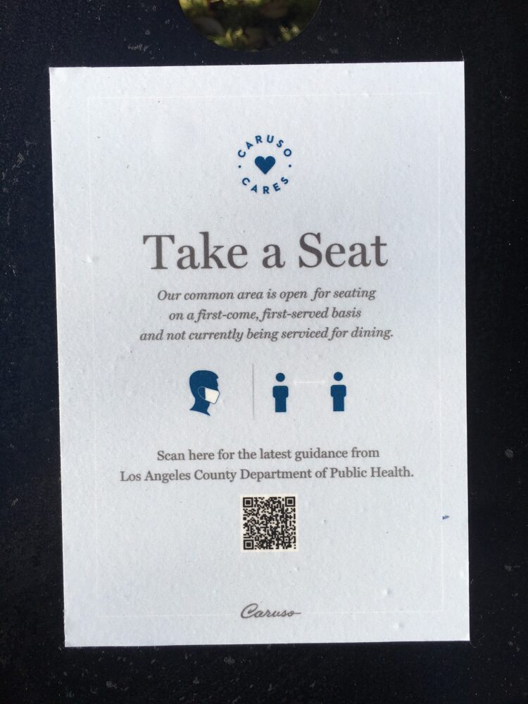 “공원, 쇼핑몰 야외 테이블서 식사할 수 있어요”