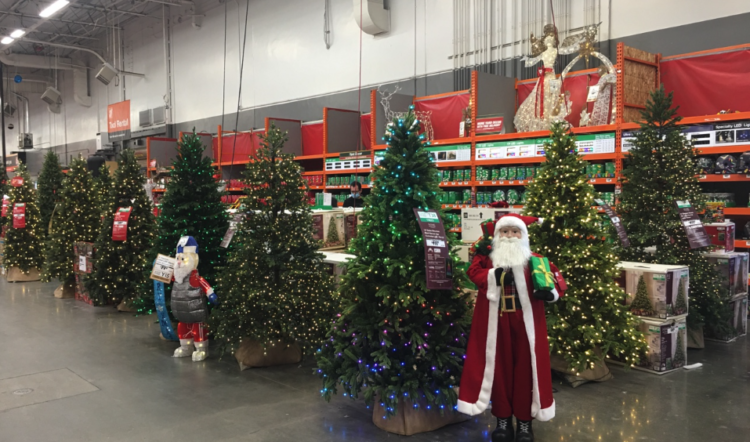크리스마스트리 준비 지금부터..홈디포, 로우스 생나무 선호