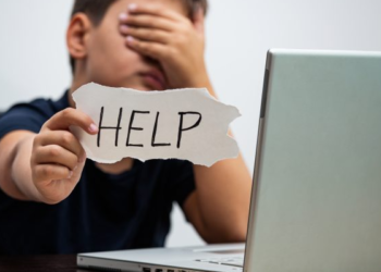 줌 영상수업 중 초등학생 총격자살 