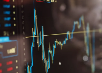 “내년 환율 900원선까지 하락할 수 있다” 연일 급락세 이어져 