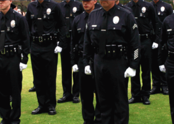 “경찰 지원자격, 대졸 학력 이상자로 제한해야” 법안 발의
