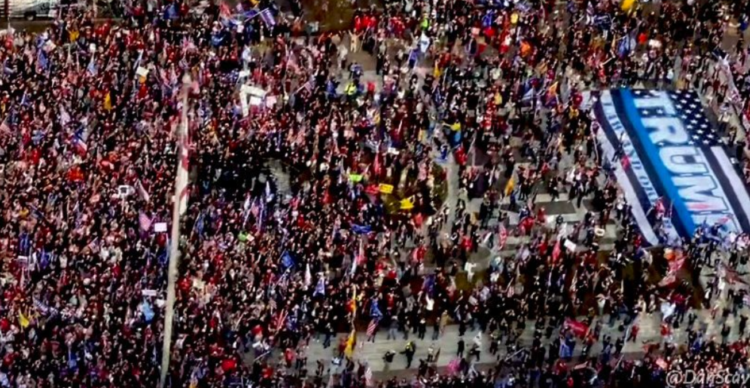 끝없이 계속되는 공허한 외침 “4년 더”