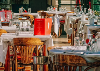 팬데믹  폐업 미 식당 11만여개, 전체 17%…6개월내 줄폐업 우려 