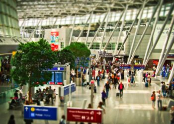 말뿐인 자가격리, 해외출장 다녀와도 다음날 출근