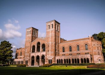 팬데믹에 UC, CSU 대입 일정 연기