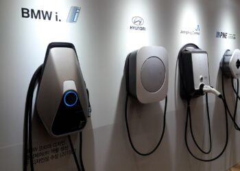 “전기차에서 왜 소음이 나지?”