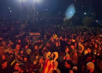 포이트, LA서 수천명 집회 강행..대부분 노 마스크 