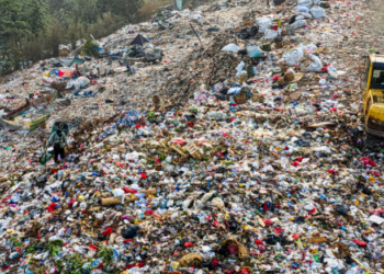 “7천만달러 내겠다. 쓰레기 매립지 팔 수 있게 해 달라”