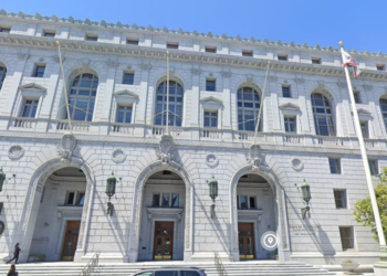 법원서  수 십 차례 성추행 LA 판사 해임