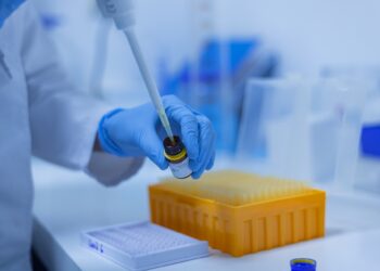 접종 확대는 했는데 백신이 없다