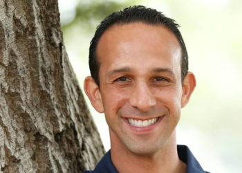 호텔 여성 에스코트 향응 받은 전 LA 시의원, 14개월형