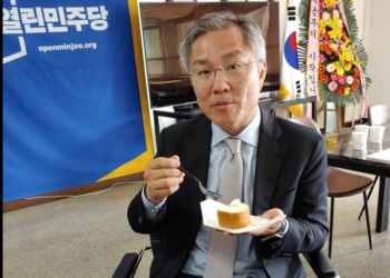 ‘조국 아들 허위인턴’ 최강욱 궤변, 판사가 논박