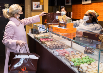 달라도 너무 다른 질 바이든 연일 화제