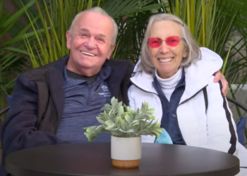 이혼  55년만에 재결합 결혼…영화 같은 러브 스토리